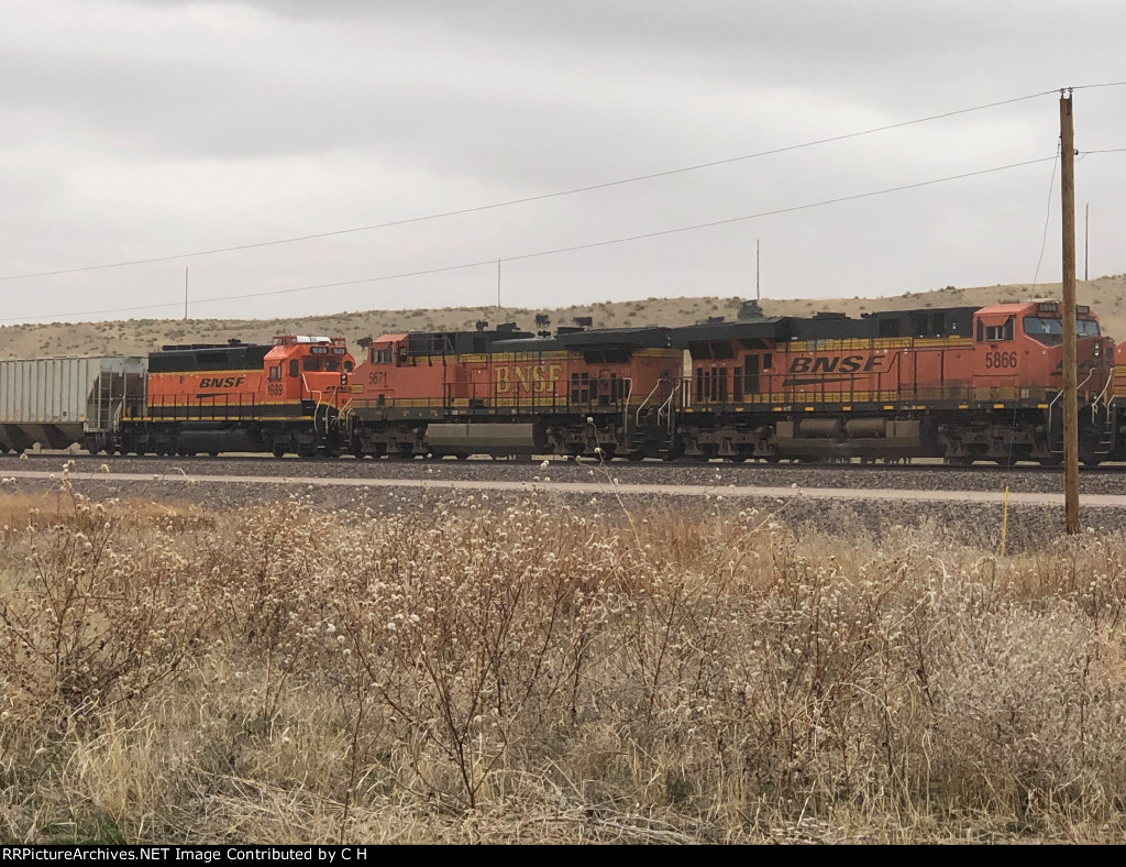 BNSF 5866/5671/1689